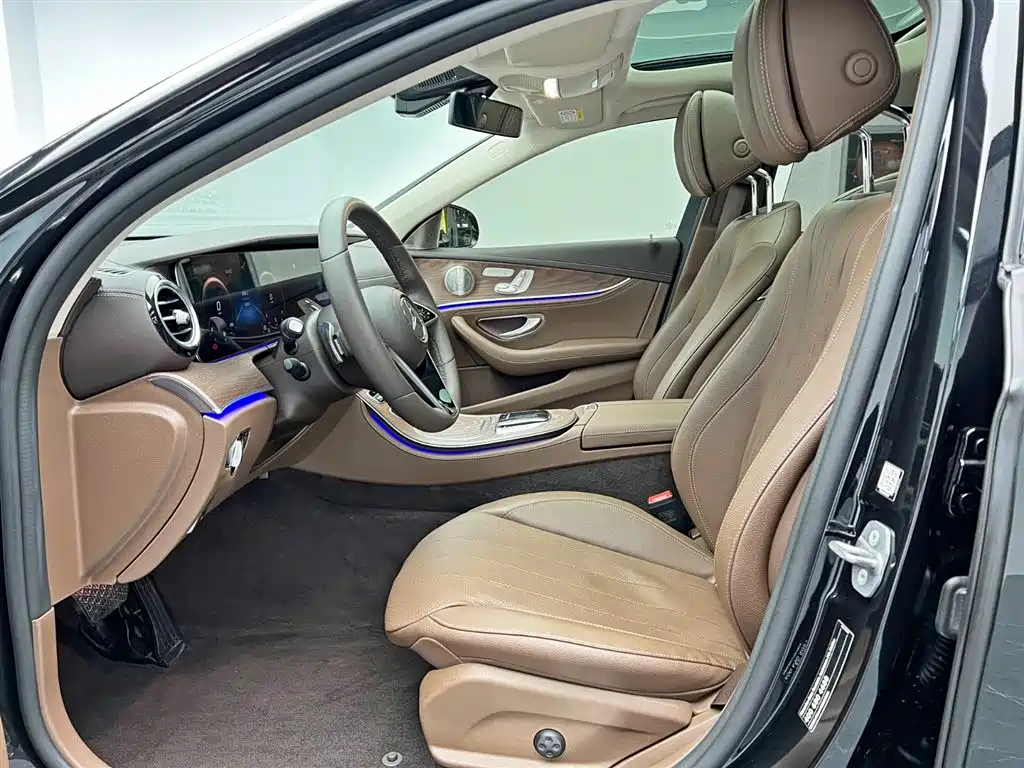 Mercedes-Benz E-Class 2023 — фото 16