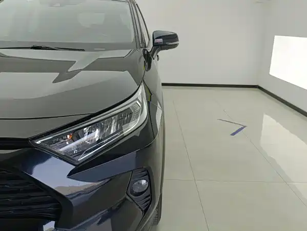Toyota RAV4 2021
