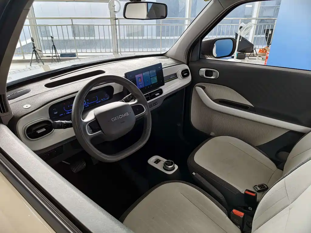 Geely Galaxy Panda 2025 — фото 11