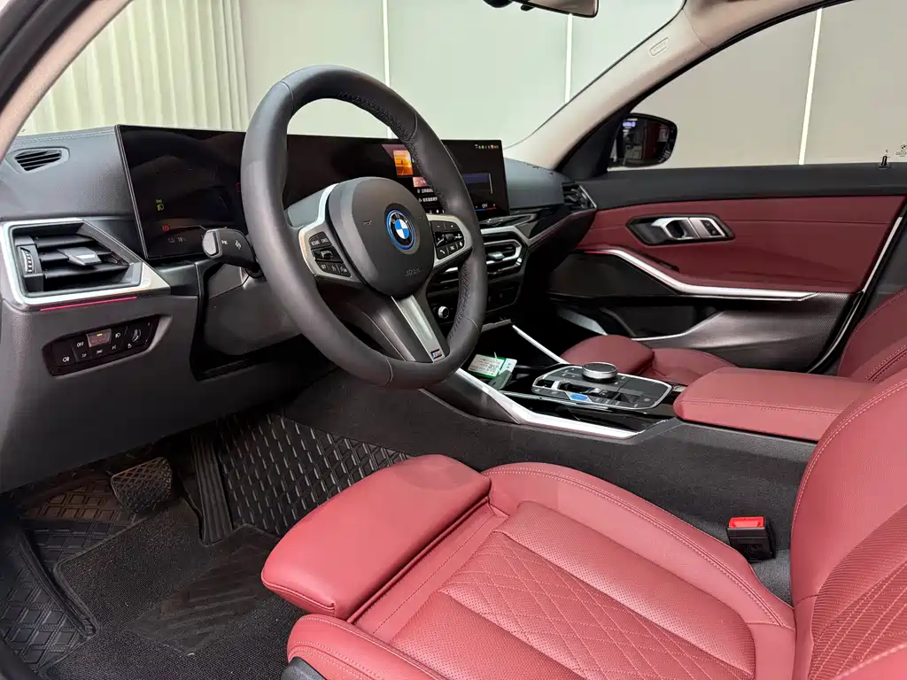BMW i3 2024 — фото 13