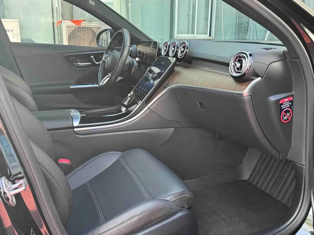 Mercedes-Benz C-Class 2022 — фото 10