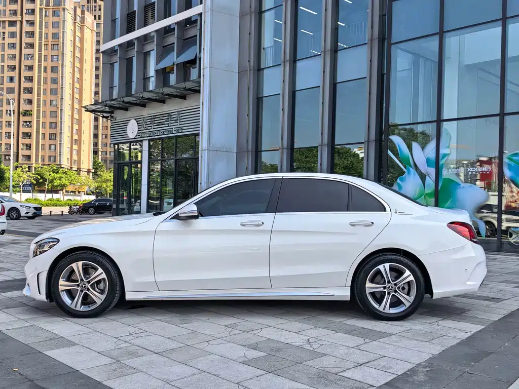 Mercedes-Benz C-Class 2020