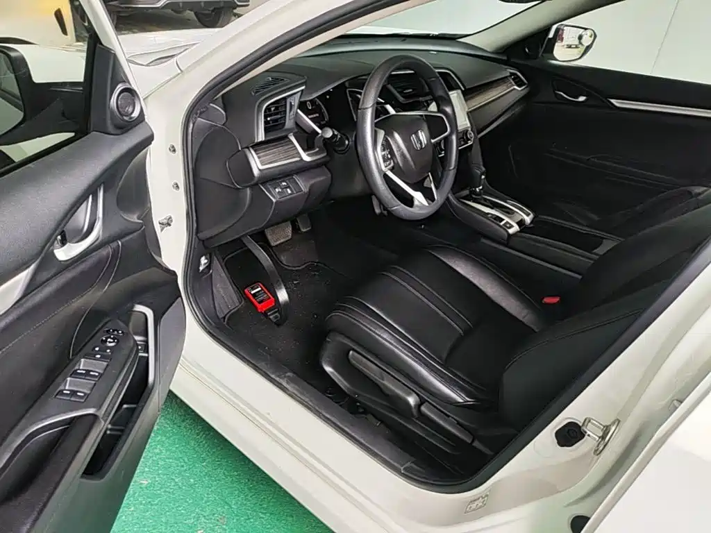 Honda Civic 2019 — фото 16