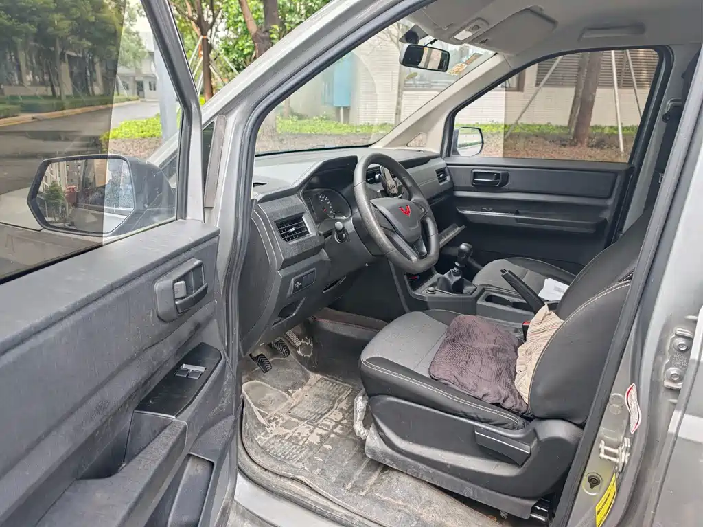 Wuling Hongguang PLUS 2021