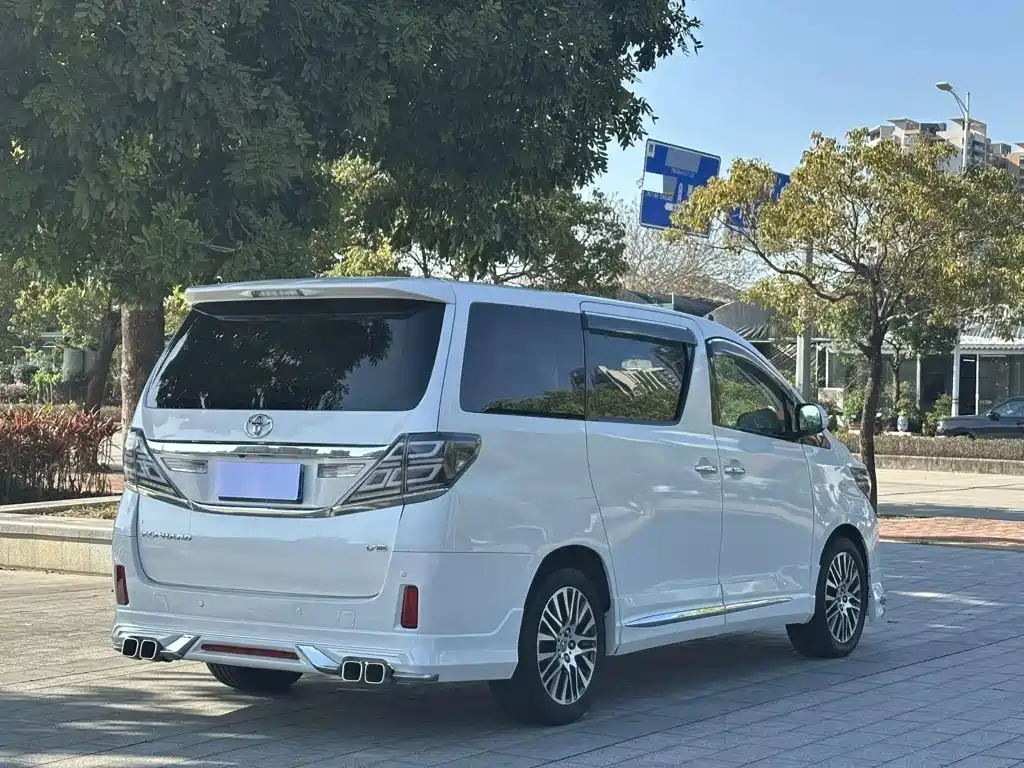 Toyota Alphard 2012 — фото 9