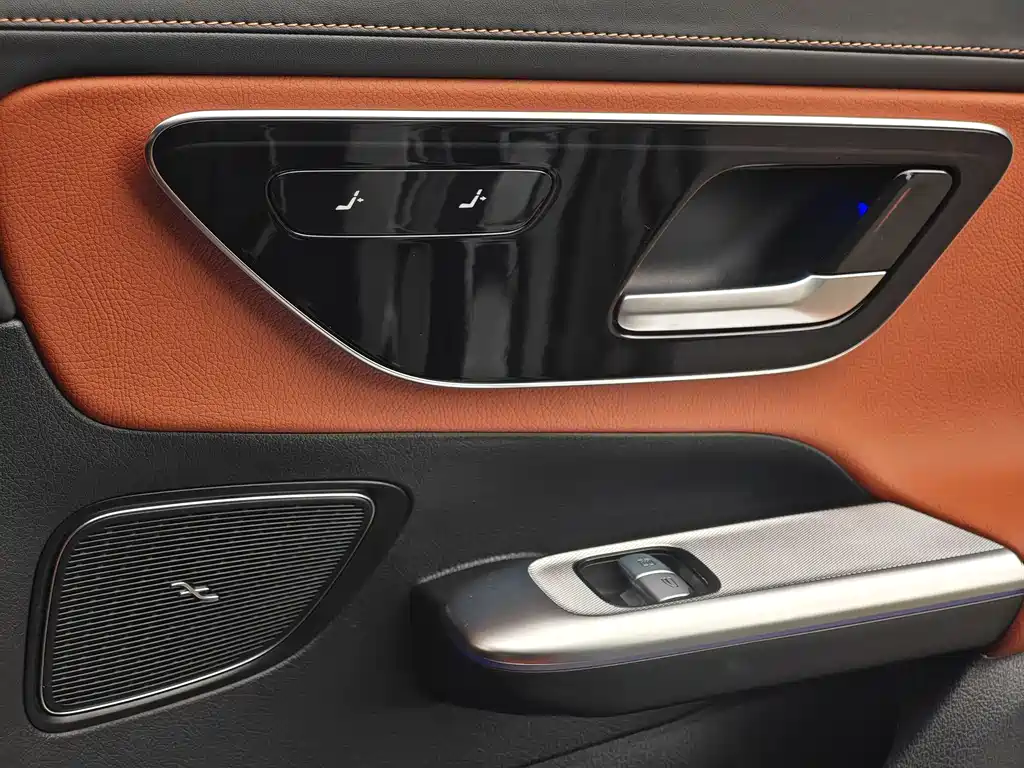 Mercedes-Benz GLC 2023 — фото 12