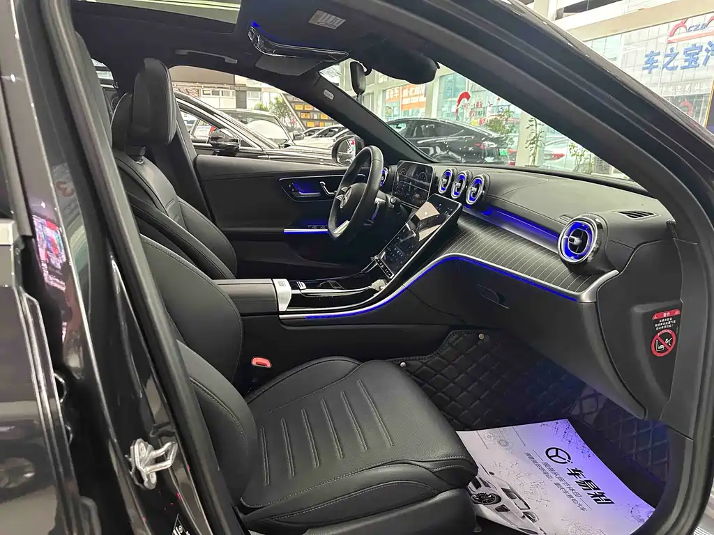 Mercedes-Benz C-Class 2023 — фото 12