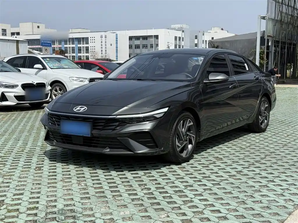 Hyundai Elantra 2024 — фото 2