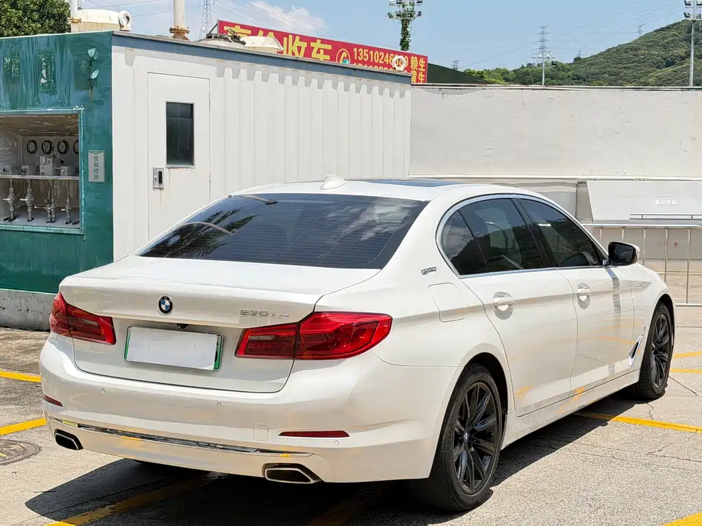 BMW 5 Series New Energy 2018 — фото 10