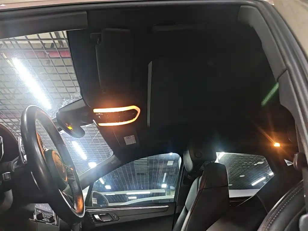 Porsche Macan 2016 — фото 18
