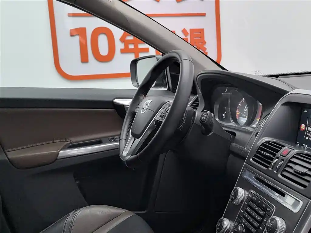 Volvo XC60 2015 — фото 22