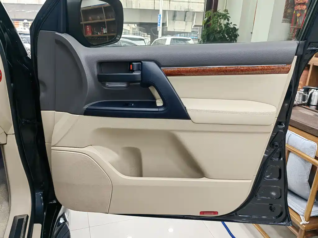 Toyota Land Cruiser 2015 — фото 17