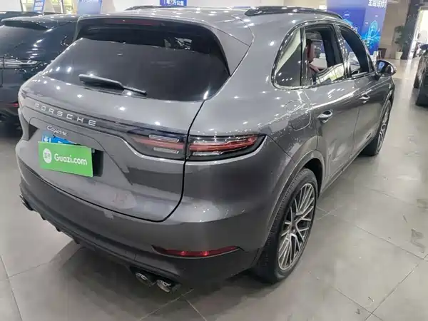 Porsche Cayenne 2022