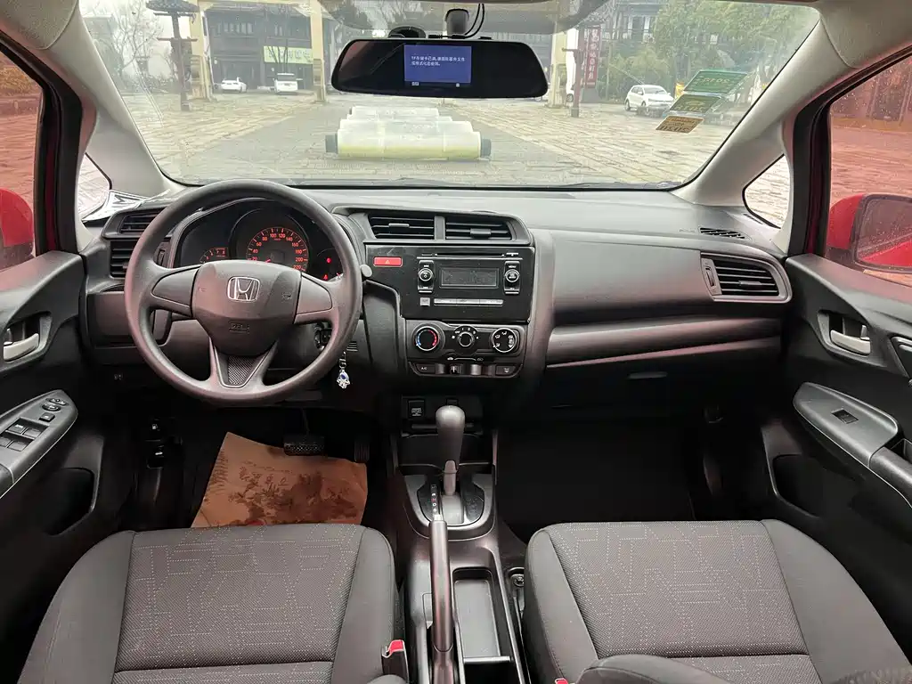 Honda Fit 2016 — фото 13