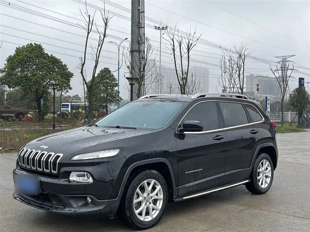 Jeep Cherokee 2017 — фото 1