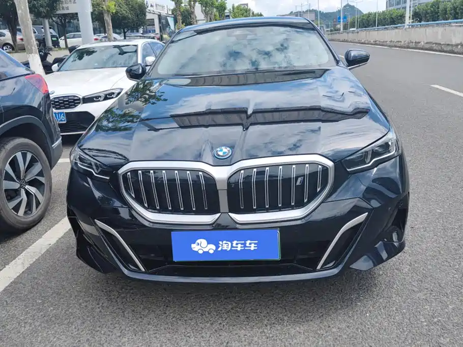 BMW i5 2025 — фото 2
