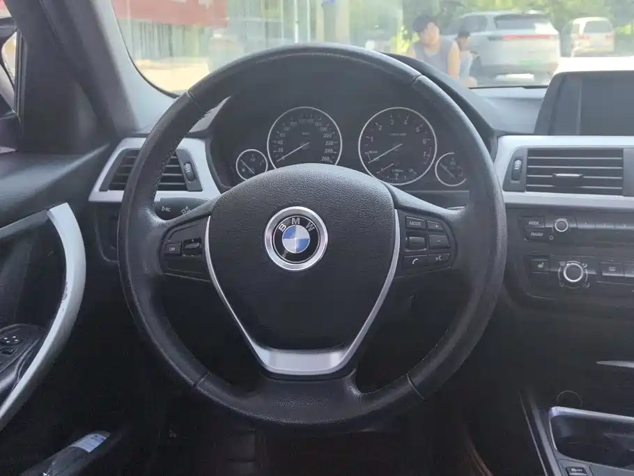 BMW 3 Series 2015 — фото 15