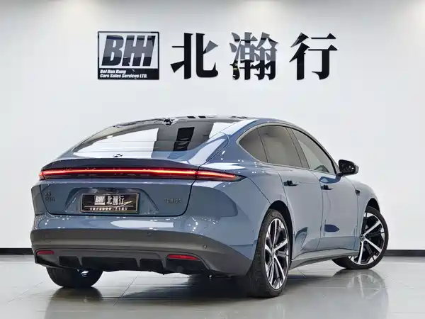NIO ET5 2022
