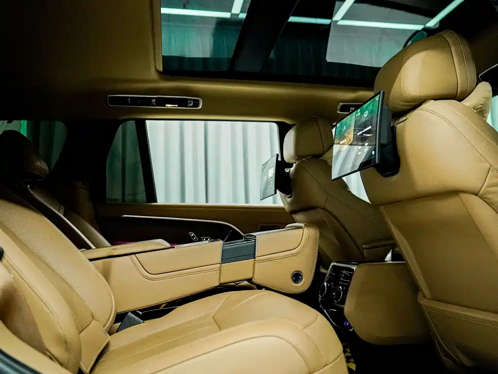 Land Rover Range Rover 2025 — фото 16