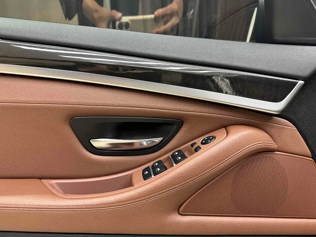 BMW 5 Series 2016 — фото 14