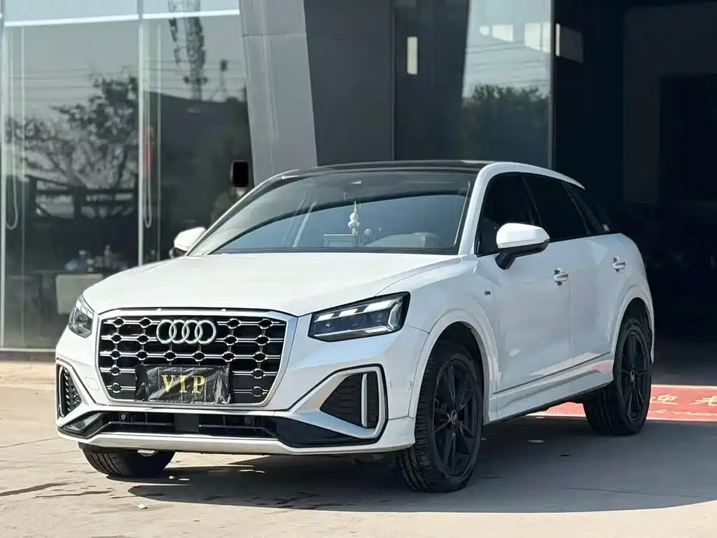 Audi Q2L 2023