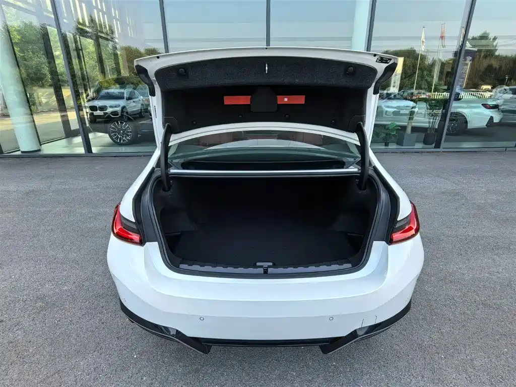 BMW i3 2025 — фото 11