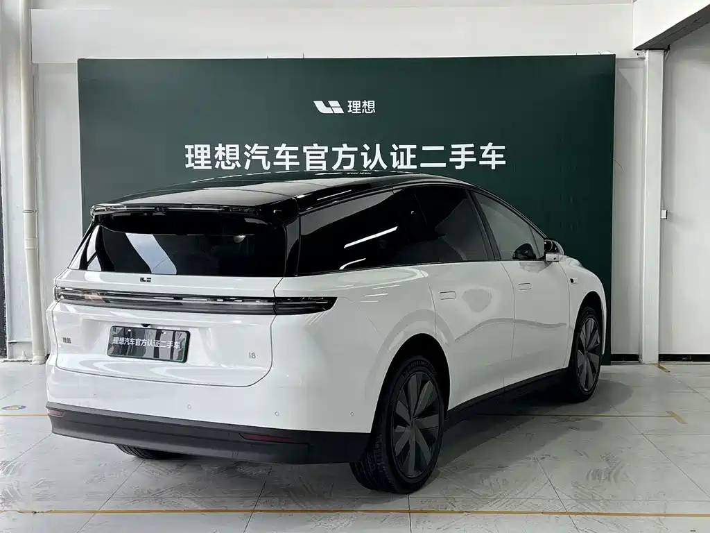 Li Auto i8 2025 — фото 3