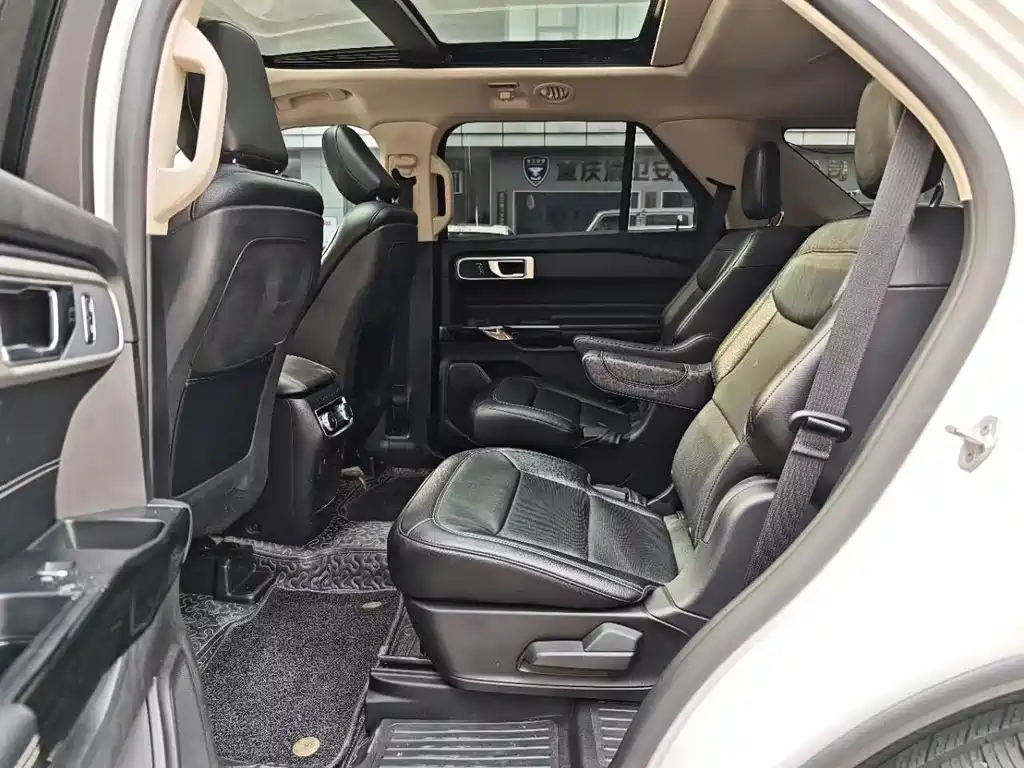 Ford Explorer 2021 — фото 11