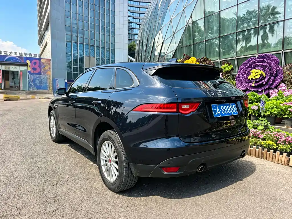 Jaguar F-PACE 2018 — фото 14
