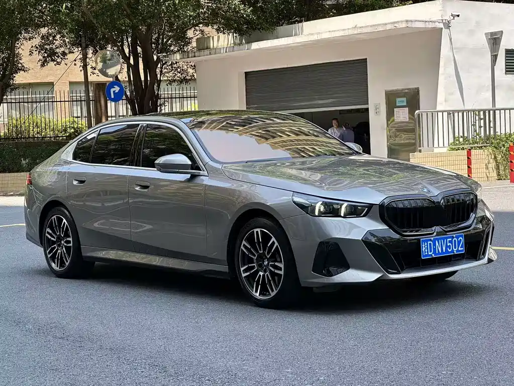 BMW 5 Series 2024