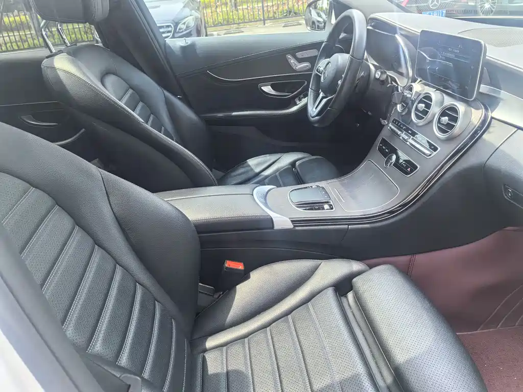 Mercedes-Benz C-Class 2019 — фото 17