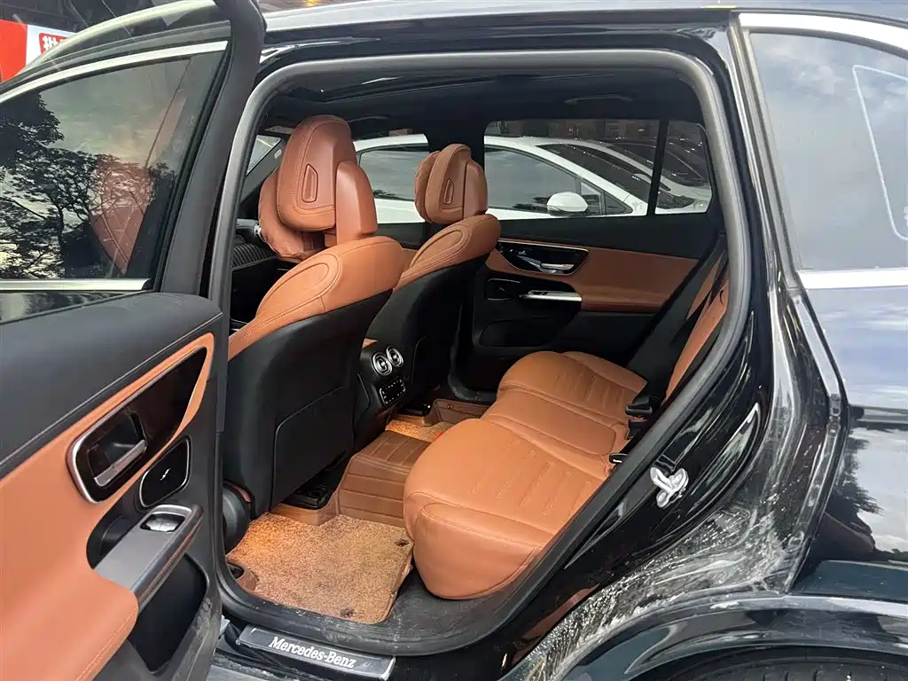 Mercedes-Benz GLC 2025