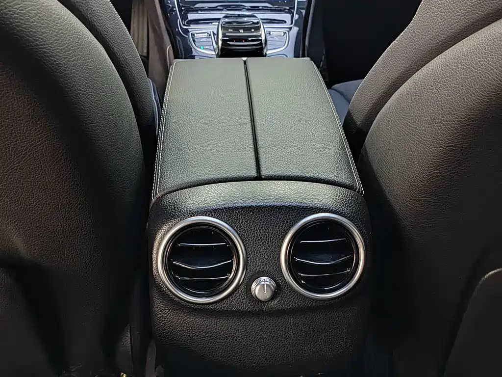 Mercedes-Benz C-Class 2018 — фото 11