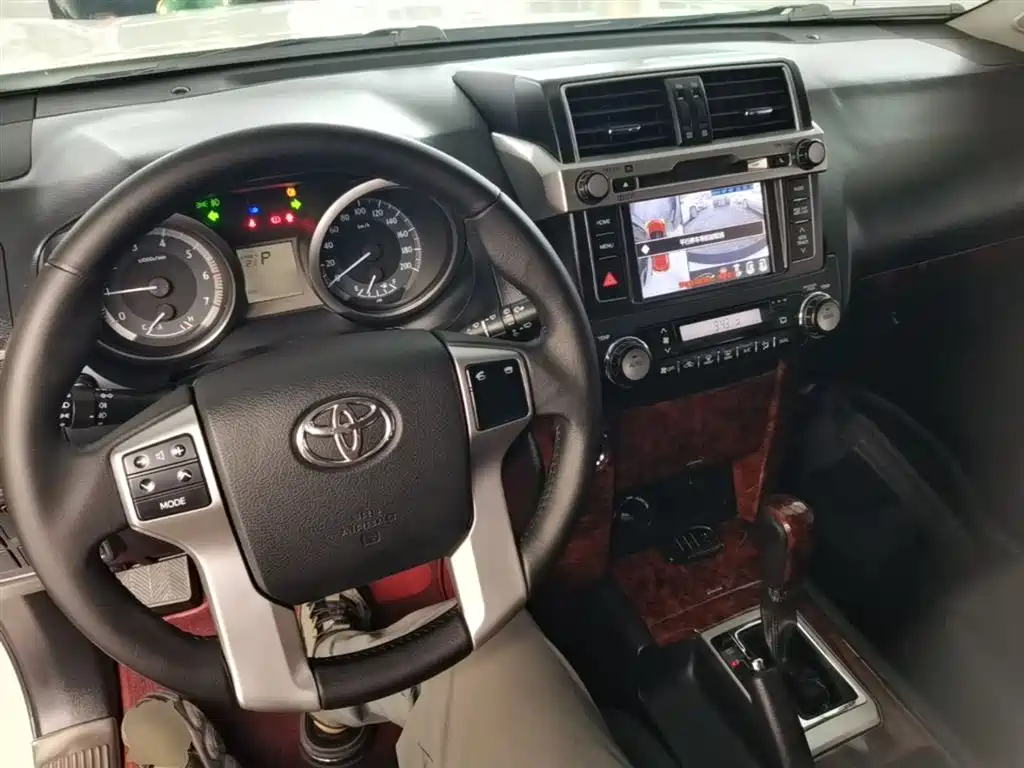 Toyota Prado 2016 — фото 10
