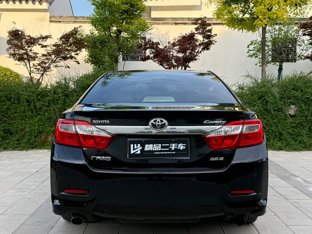 Toyota Camry 2012 — фото 8