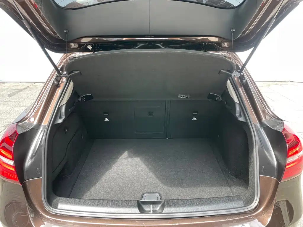 Mercedes-Benz GLA 2018 — фото 15