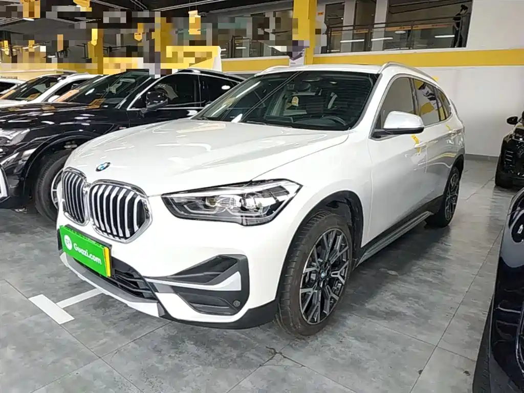 BMW X1 2022 — фото 1