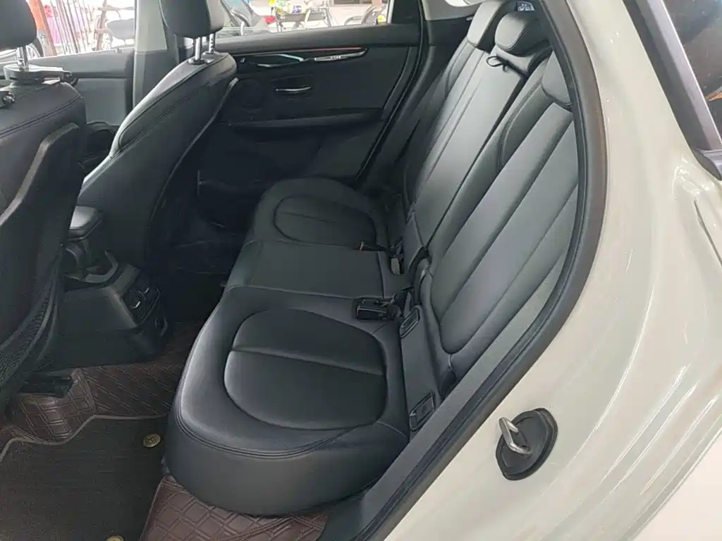 BMW 2 Series Active Tourer 2018 — фото 10