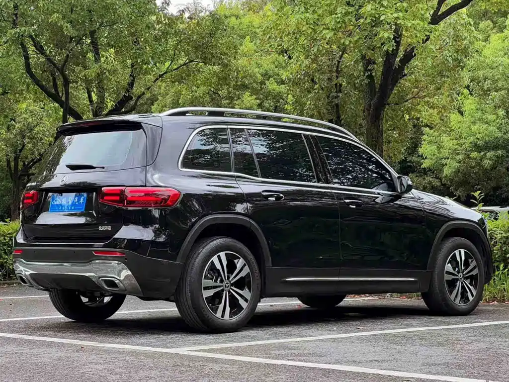Mercedes-Benz GLB 2023