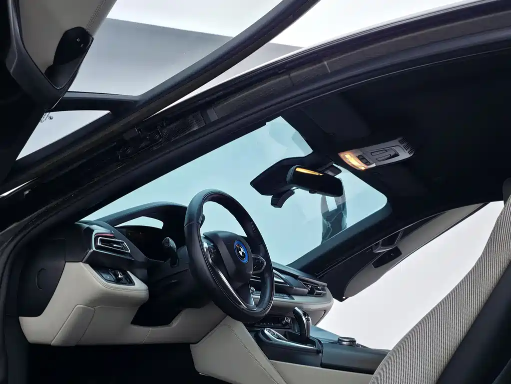 BMW i8 2017 — фото 11