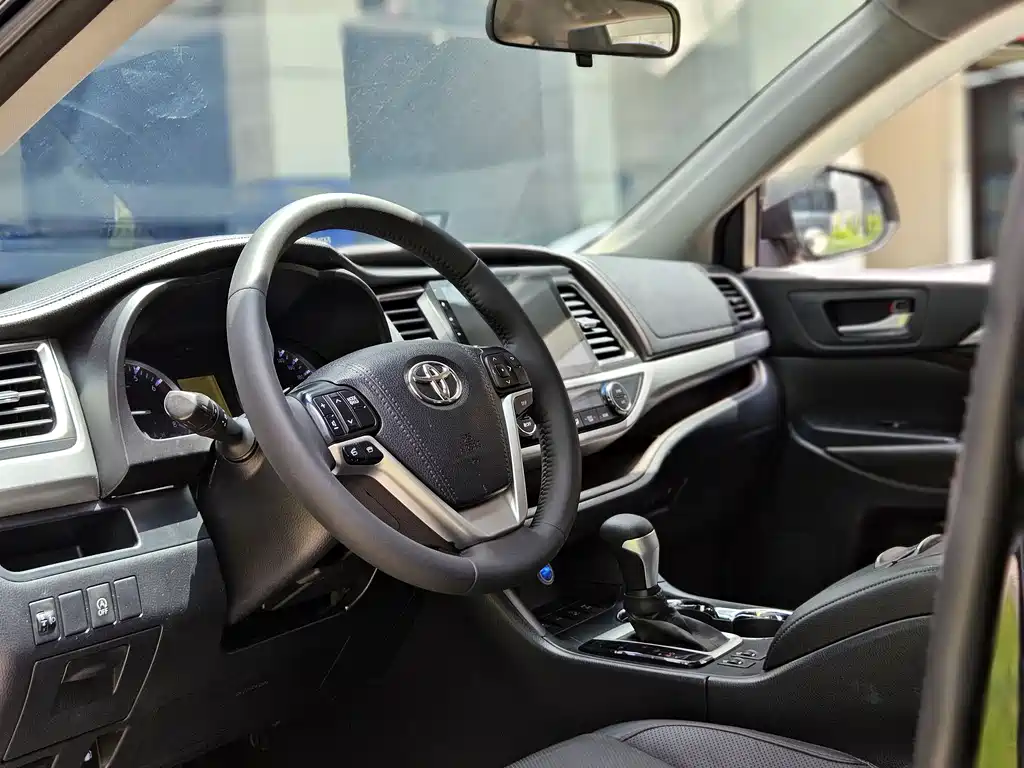 Toyota Highlander 2015 — фото 13