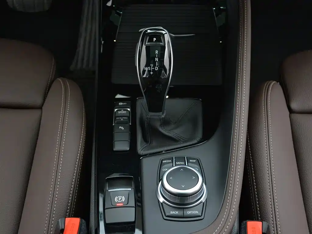 BMW X2 2023 — фото 13