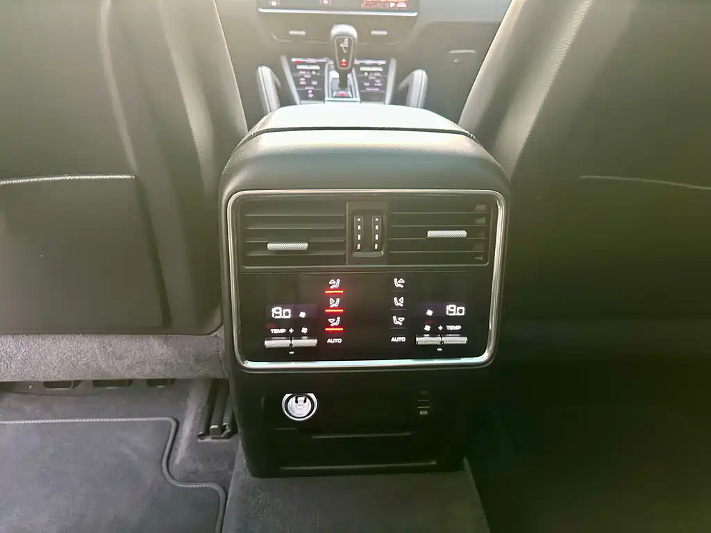 Porsche Cayenne 2018 — фото 15