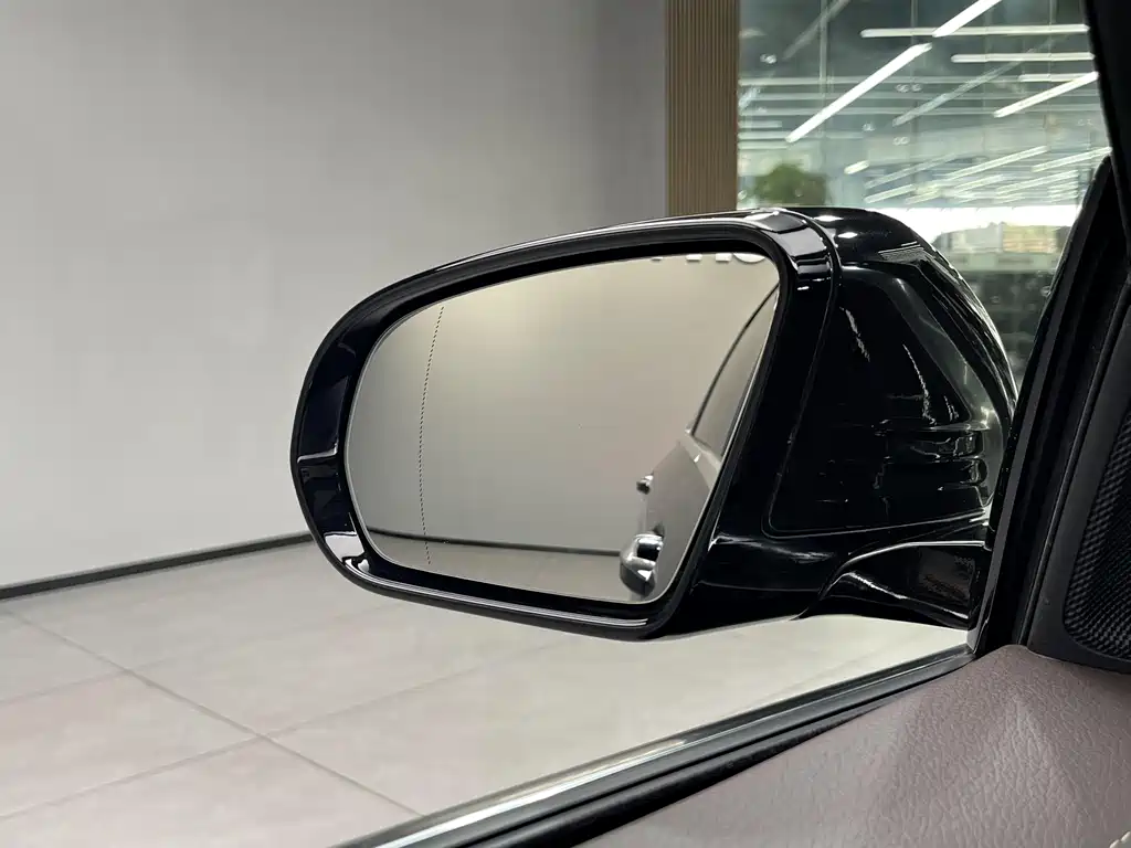 Mercedes-Benz E-Class 2023 — фото 27