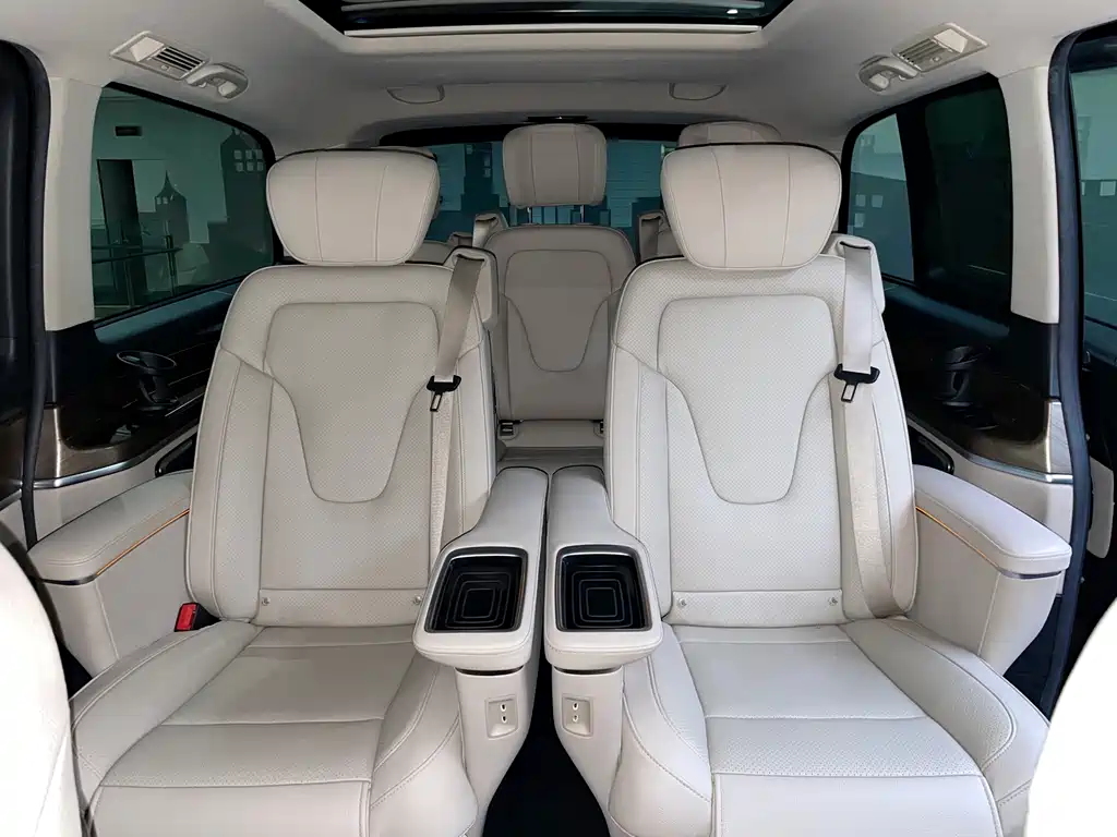 Mercedes-Benz V-Class 2021 — фото 10