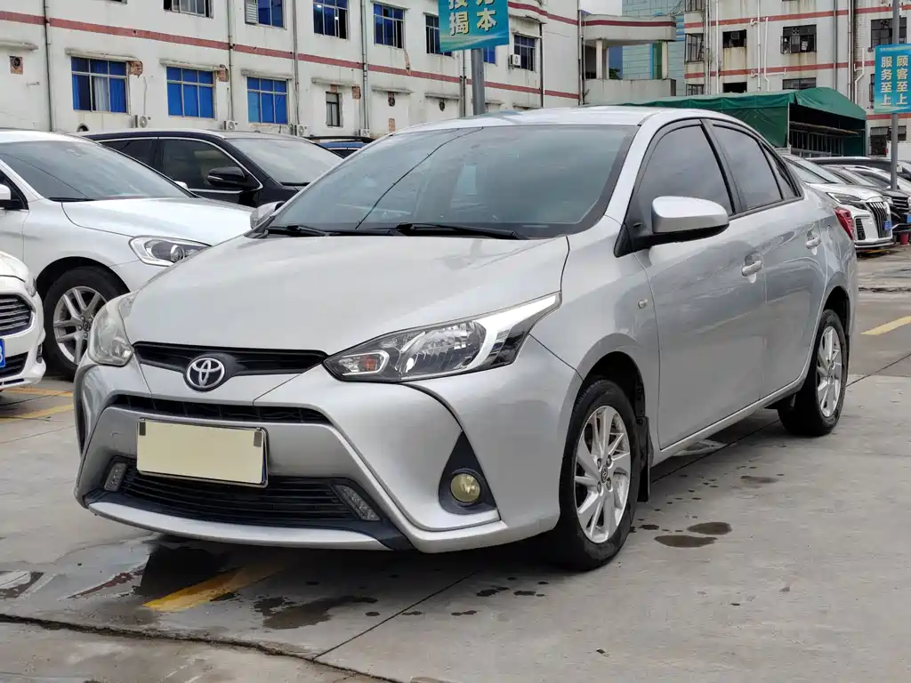 Toyota Yaris L 2019 — фото 1