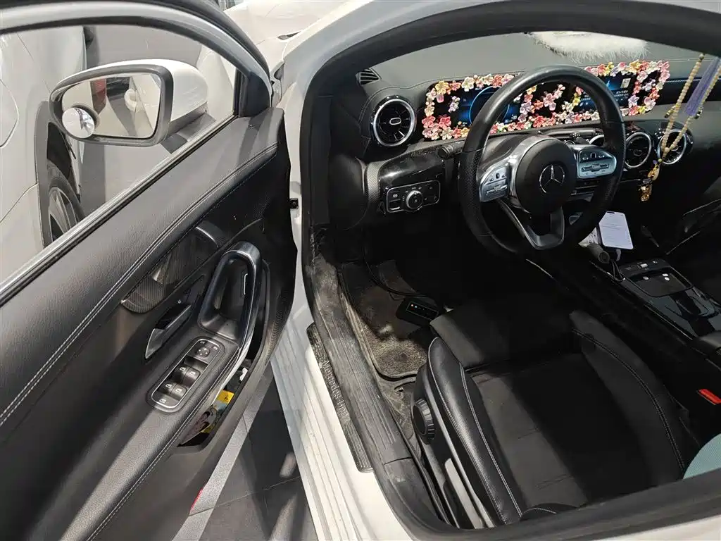 Mercedes-Benz A-Class 2020 — фото 12