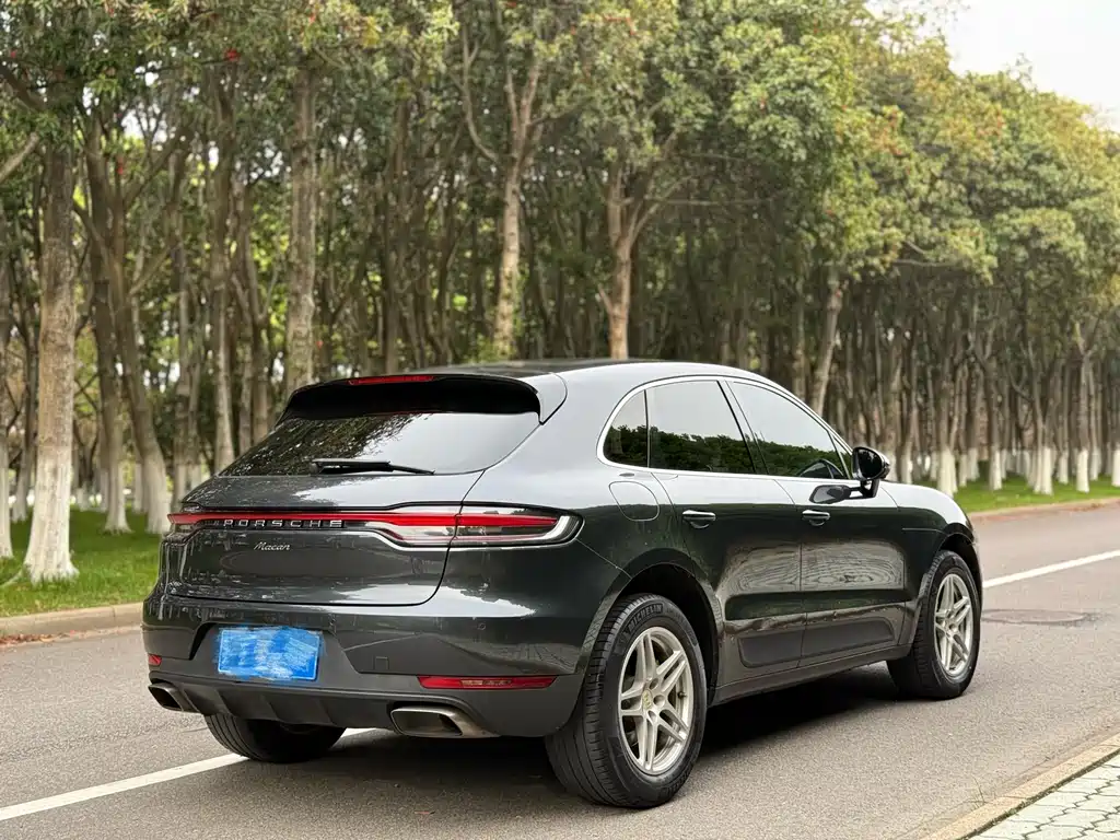 Porsche Macan 2019 — фото 11