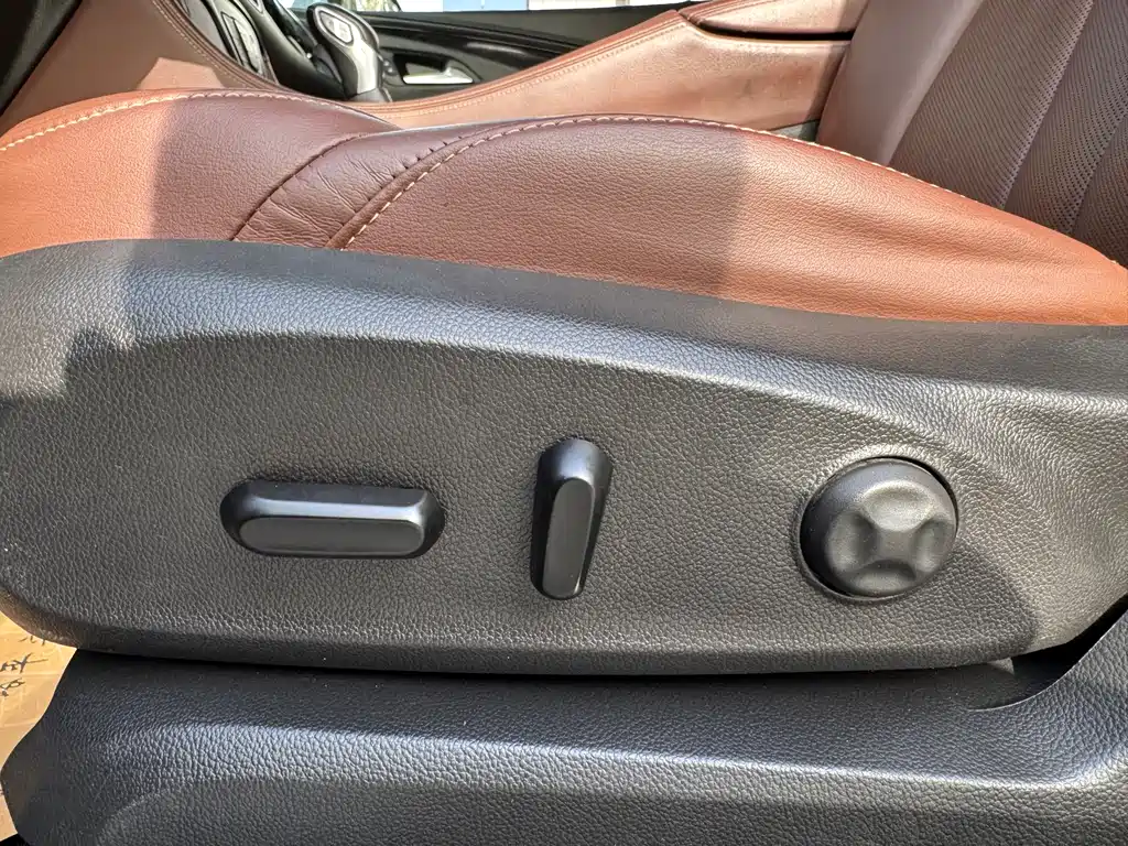 Buick Envision Plus 2020 — фото 16
