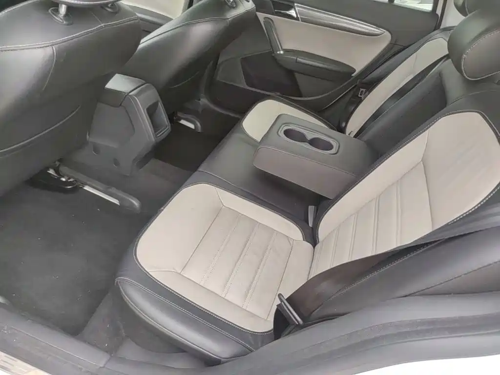 Volkswagen Cross Lavida 2015 — фото 17